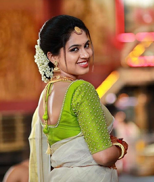 Traditional Kerala Saree( Kasavu sarees) – Her Lyfe!