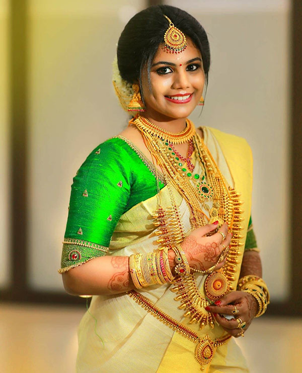 Traditional Kerala Saree( Kasavu sarees) – Her Lyfe!