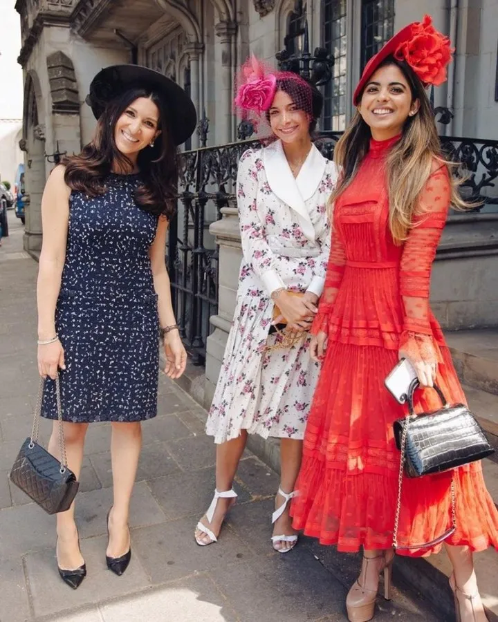 Isha Ambani|Anand Piramal|Mukesh Amabni daughter|Tina AMbani|Isha Ambani in ethnic wear|Isha AMabni fashion sense|vintage dress|red vinatge dress|www.herlyfe.com