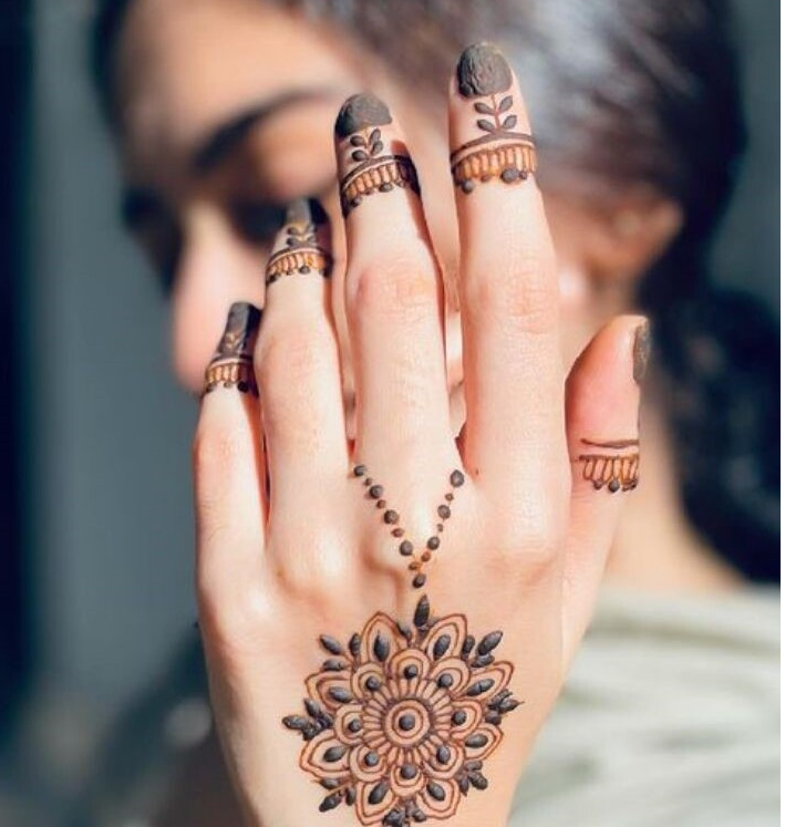 22 Floral Henna Patterns Inspired by Nature : Floral Bracelet Henna I Take  You | Wedding Readings | Wedding Ideas | Wedding Dresses | Wedding Theme